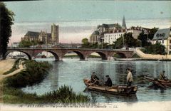 CPA Auxerre vue prise en aval du pont de la Tournelle Bateau
