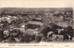 CPA Auxerre vue generale prise de la Cathedrale le Lycee 