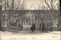 CPA Auxerre Caserne Vauban Militaria