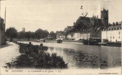 CPA Auxerre la Cathedrale et les Quais Peche Pecheur