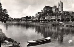 CPA Auxerre les Bords de l'Yonne et la Cathedrale St Etienne Commencee en 1215 et finie au XVI S la 