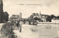 CPA Auxerre vue prise des Bords de l'Yonne 