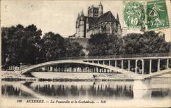 CPA Auxerre la Passerelle et la Cathedrale 