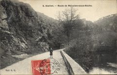 CPA Avallon Route de Meluzien sous Roche 