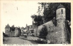 CPA Avallon La Petite Porte et la Tour Gaujard 