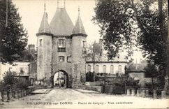 CPA Villeneuve sur Yonne Porte de Joigny vue exterieure 