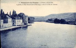 CPA Villeneuve sur Yonne L'Yonne vue du Pont a gauche la Tour Bonneville de Marsangy a droite la cot