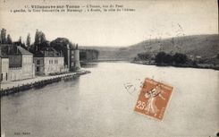 CPA Villeneuve sur yonne L'Yonne vue du Pont a gauche la Tour Bonneville de Marsangy a droite la cot