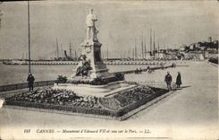 CPA Cannes Monument d'Edouard VII et vue sur le Port 