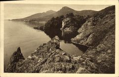 CPA Route de la Corniche d'Or Les rochers du Trayas le Pic Aurele et le Cap Roux 