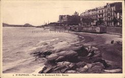 CPA St Raphael Vue sur le Boulevard Felix Martin 