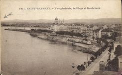 CPA Saint Raphael Vue generale la Plage et Boulevard 