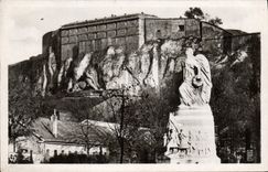 CPA Belfort Le Chateau et le Square du Souvenir 