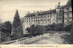 CPA Blois Le Chateau Monument Historique 