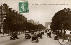 CPA Paris L'Avenue des Champs Elysees 