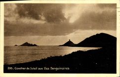 CPA Coucher de Soleil aux Iles Sanguinaires 