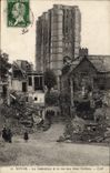 CPA Noyon La Cathedrale et la rue deaux Bornes 