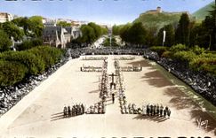 CPA Lourdes Le Chemin de Croix des Malades pendant le Rosaire 