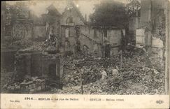 CPA Senlis La rue de Bellan 