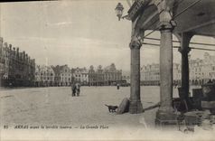 CPA Arras avant la terrible Guerre La Grande Place 