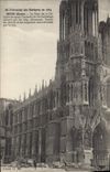 CPA Reims Marne La Tour de la Cathedrale apres l'incendie de l'echafaudage allume par les obus allem