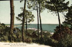CPA Cannes Les les Ste Marguerite et St Honorat Vues de la Croix des Gardes 