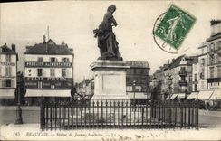 CPA Beauvais Statue de Jeanne Hachette 