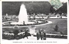 CPA Versailles Le Parterre un Dimanche de Grandes Eaux 