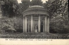 CPA Versailles Parc du Petit Trianon Le Temple de l'Amour 