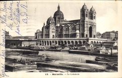 CPA Marseille La Cathedrale 