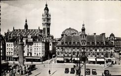 CPA Lille La Grand Place l'ancienne Bourse et le Beffroi de la nouvelle 