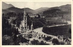 CPA Lourdes La Basilique vue du Chateau Fort 