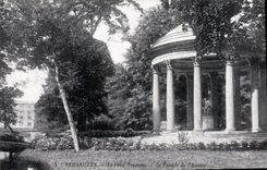 CPA Versailles le petit Trianon le Temple de l'Amour 