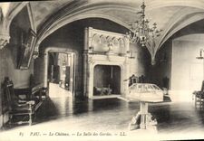 CPA Pau le Chateau la Salle des Gardes 