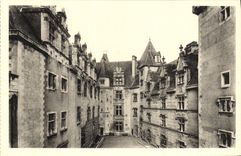 CPA Chateau de Pau la Cour d'Honneur 