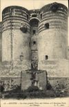 CPA Angers Les deux grandes Tours du Chateau et l'Ancienne Porte des Champs 