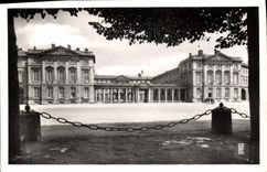 CPA Compiegne Le Chateau La Facade 