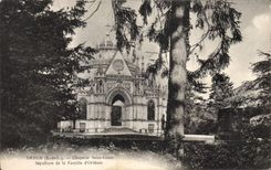 CPA Dreux E et L Chapelle Saint Louis Sepulture de la Famille d'Orleans 