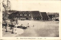 CPA Trouville Deauville La Gare 