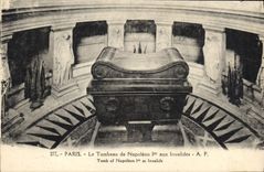 CPA Paris Le Tombeau de Napoleon I aux Invalides 