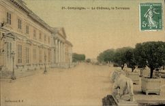CPA Compiegne Le Chateau la Terrasse 