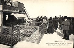 CPA Marseille Anscenseur de N D de la Garde L'arrivee sur la Plateforme 