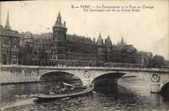 CPA Paris La Conciergerie et le Pont au Change Bateau