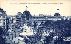 CPA Paris Ensemble de la Place de la Republique 