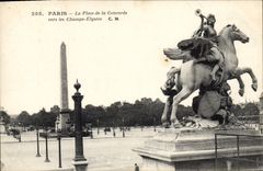 CPA Paris La Place de la Concorde vers les Champs Elysees 