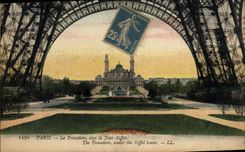 CPA Paris le Trocadero sous la Tour Eiffel 