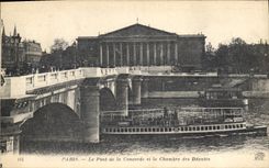 CPA Paris Le Pont de la Concorde et la Chambre des Deputes Bateau Peniche