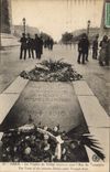 CPA Paris La Tombe du Soldat inconnu sous l'Arc de Triomphe 