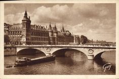 CPA Paris et ses Merveilles La Seine le Pont au Change et le Palais de Justice Conciergerie 