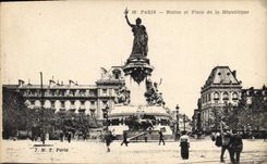 CPA Paris Statue et Place de la Republique 